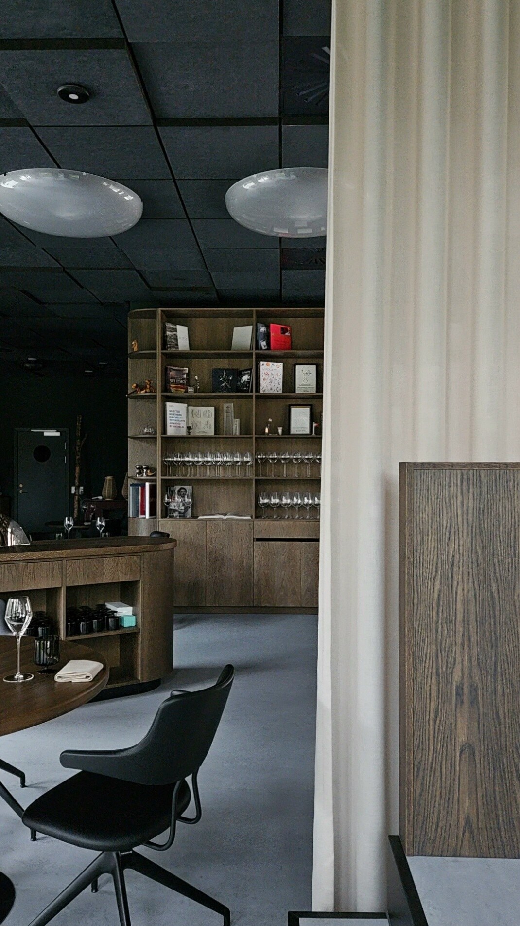 Specialfremstillet inventar til Restaurant Bach og Nurup